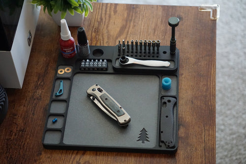 Magnetic Maintenance Tray with removable bit storage.